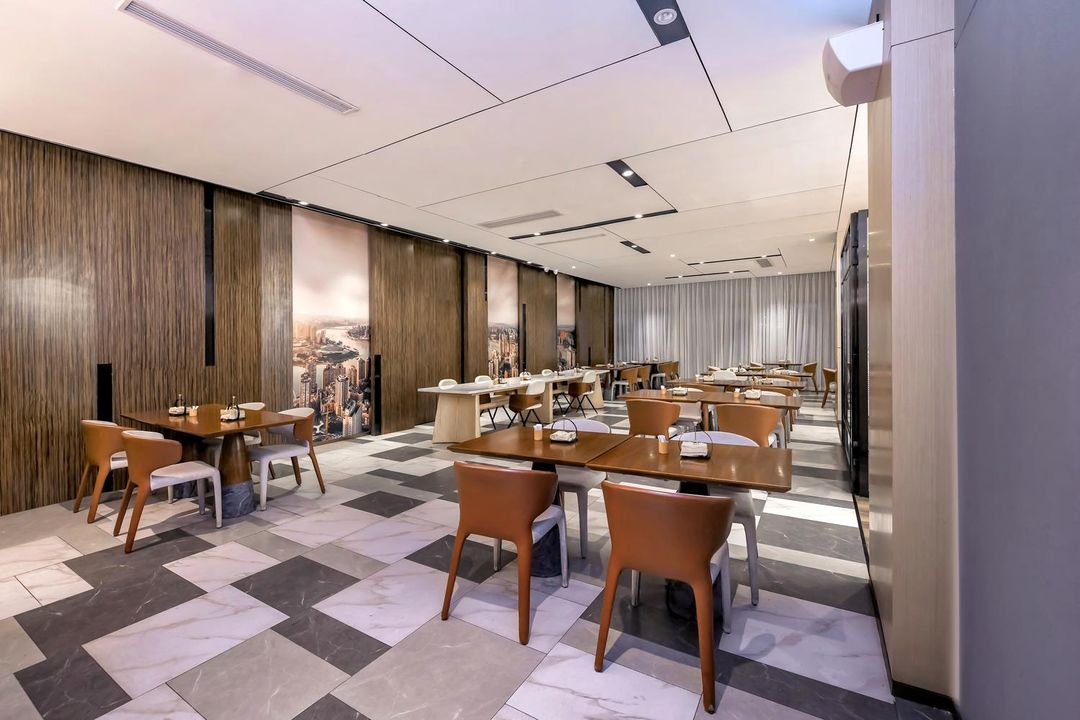 开曼国际酒店(重庆李子坝两路口店)