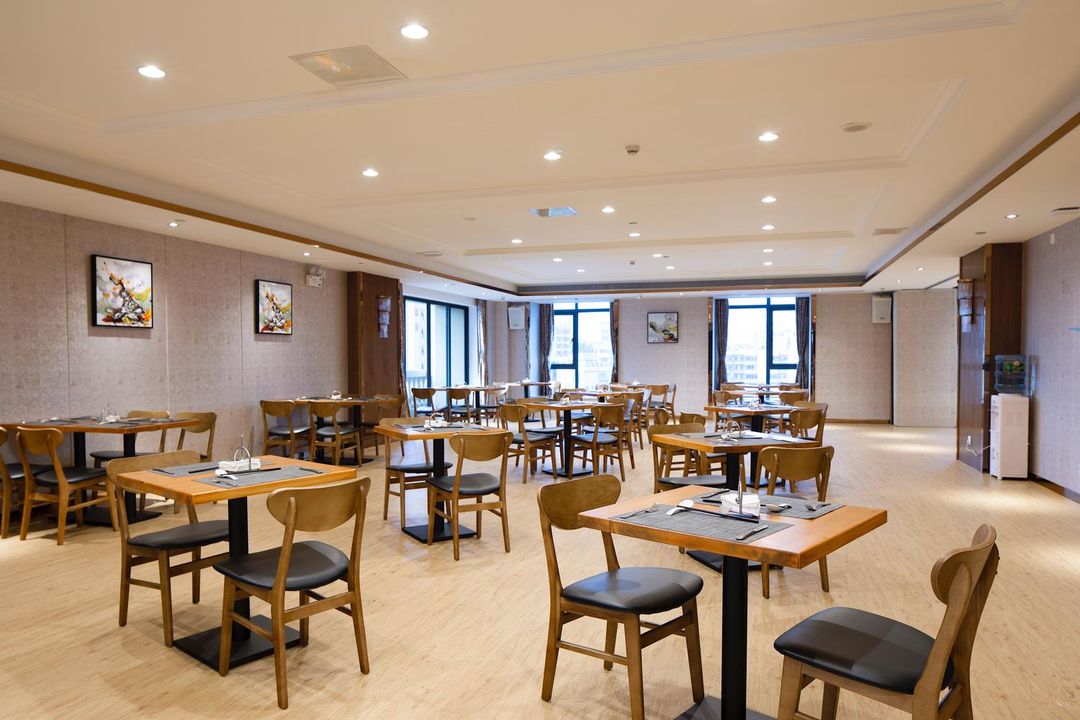 金满福国际酒店(广州花都广场融创文旅城店)