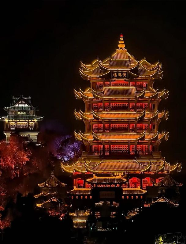 丽顿华居酒店(武汉黄鹤楼彭刘杨地铁站店)