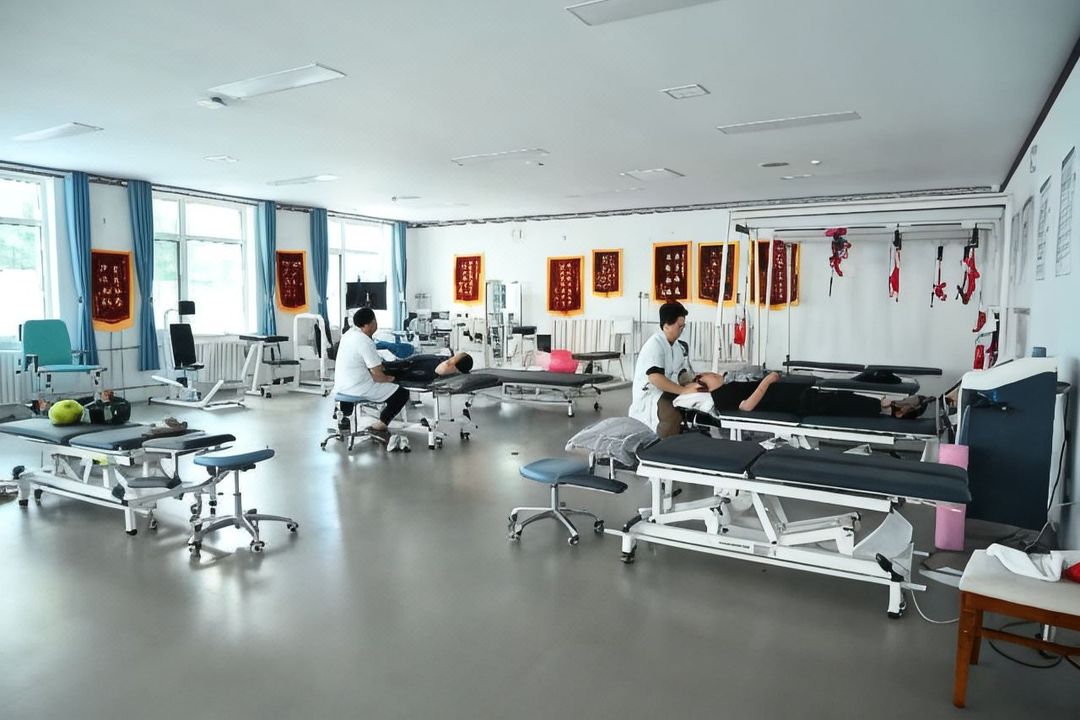 观澜康养中心酒店(北戴河老虎石海上公园店)