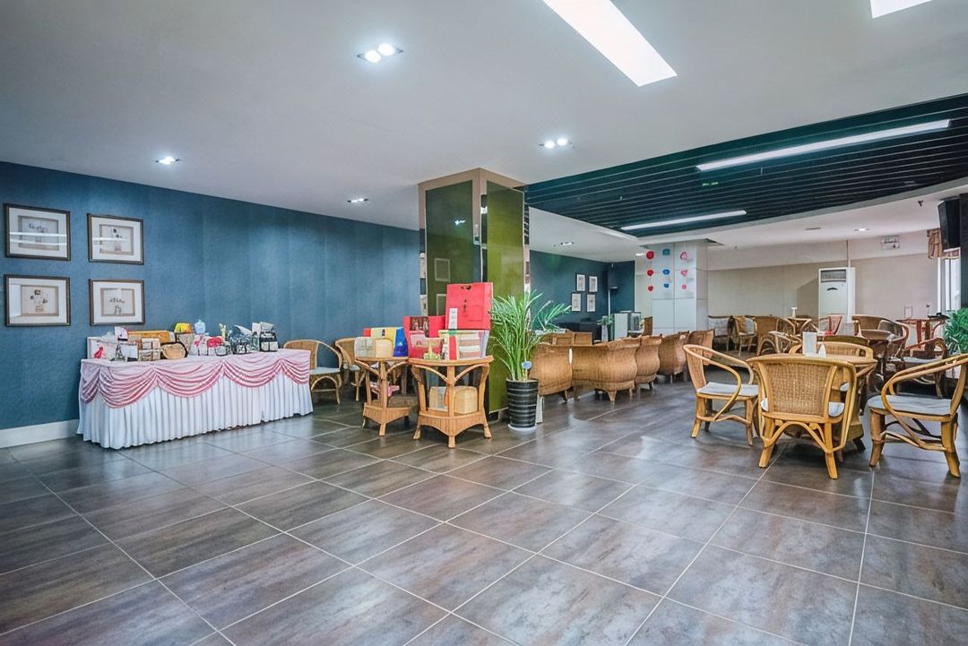 明都大酒店(昆明交三桥地铁站南屏步行街店)