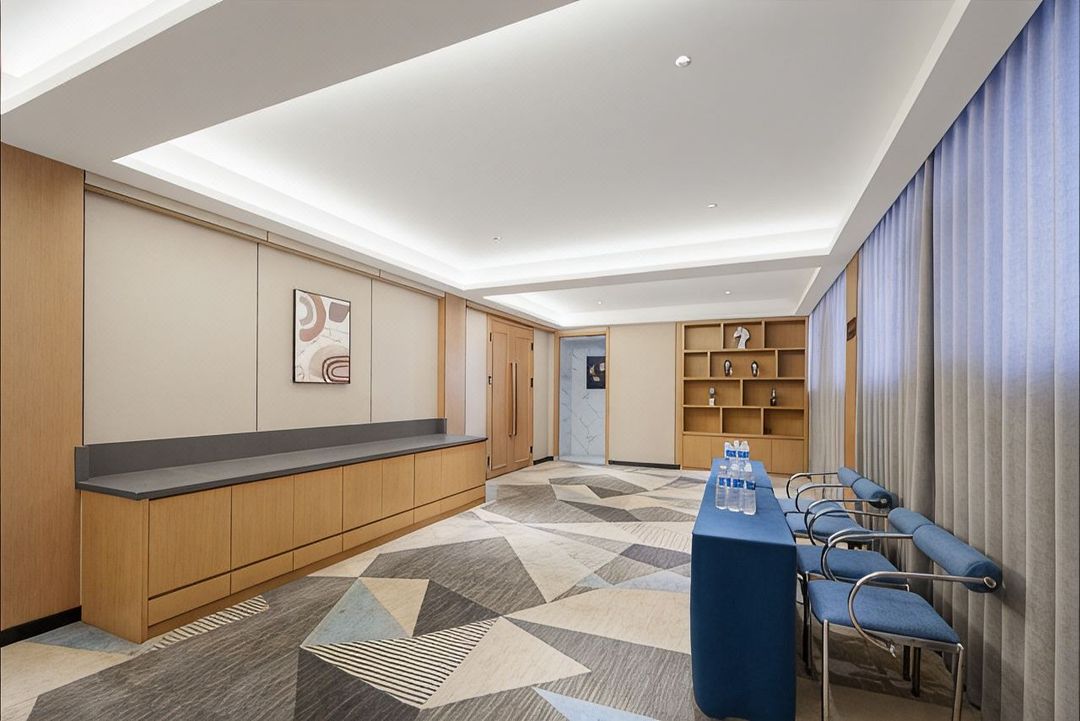 凯里亚德酒店(武汉理工大学丁字桥地铁站店)