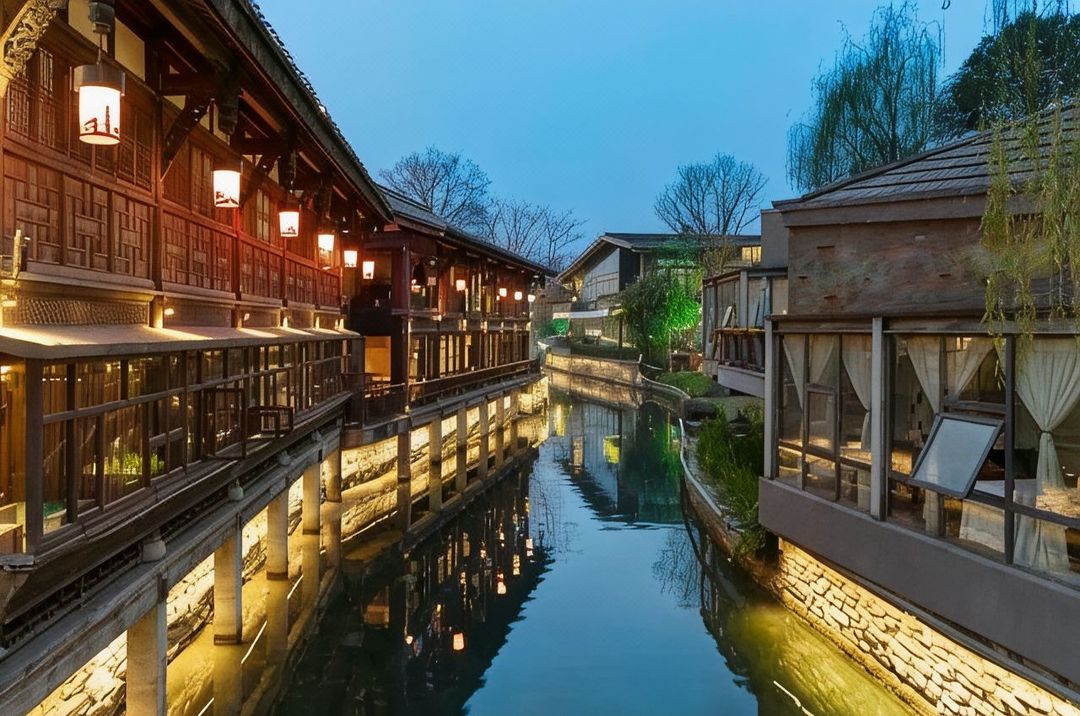 成都嘉廷酒店(锦城湖地铁站铁像寺水街店)