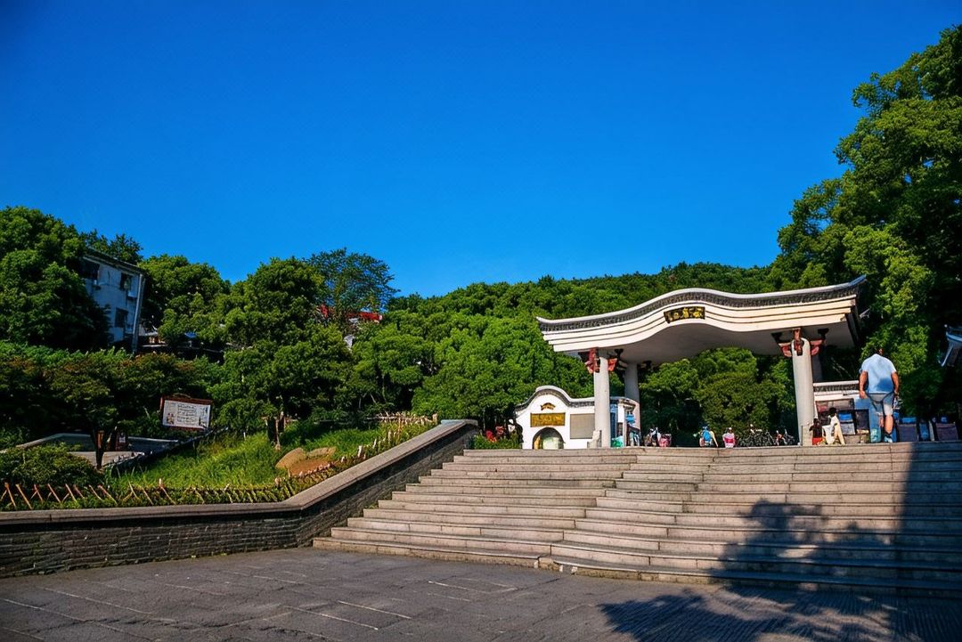 长沙岳麓美豪丽致酒店(梅溪湖文化艺术中心店)