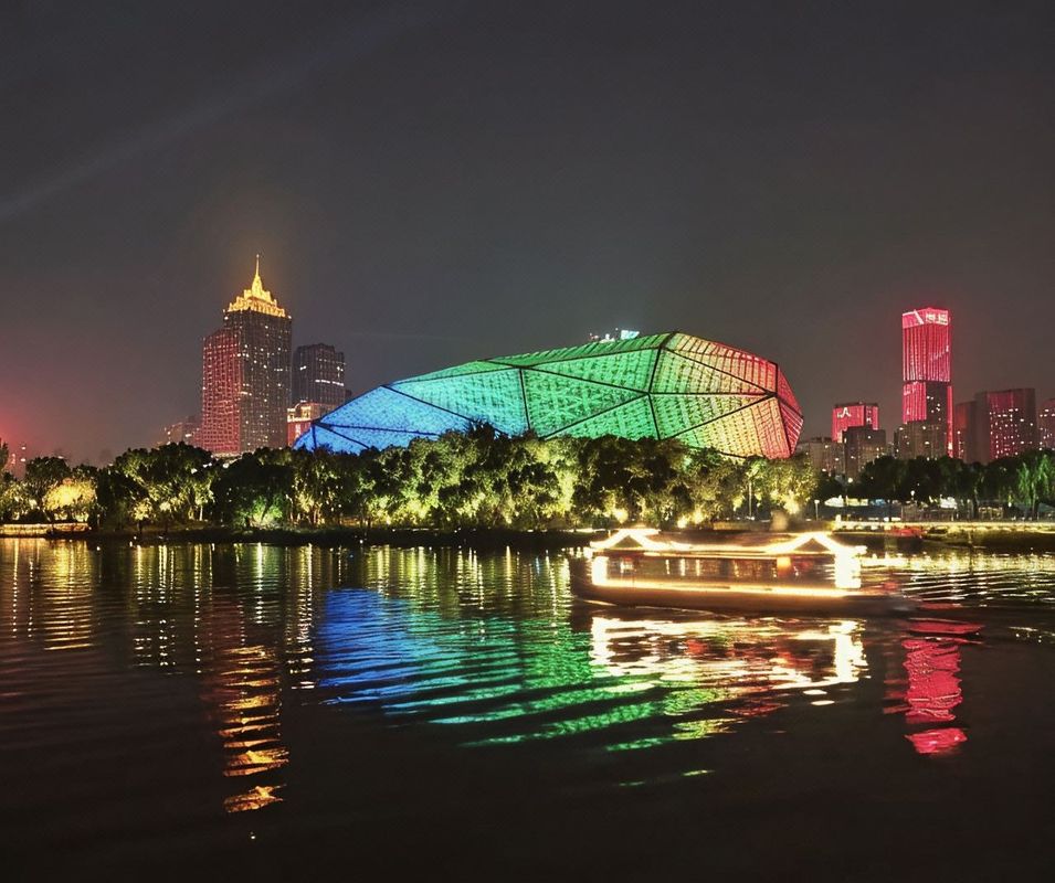 沈阳青年大街金廊广场桔子水晶酒店