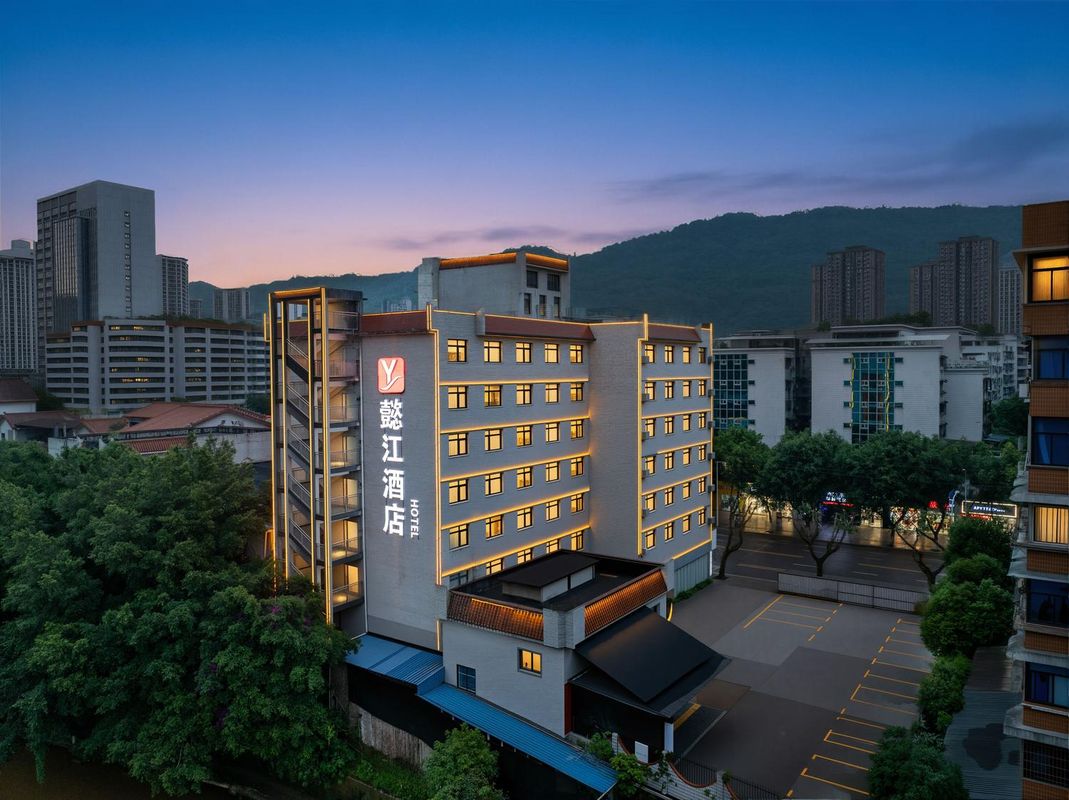 懿江酒店(万盛汽车站店)