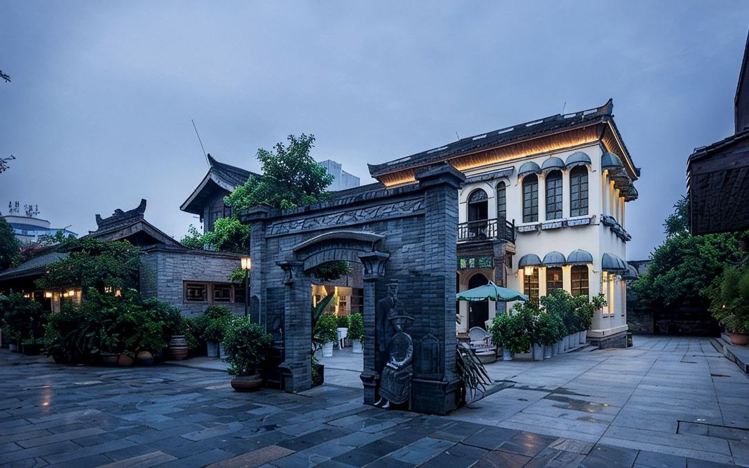 悦蓝里S酒店(成都宽窄巷子抚琴地铁站店)
