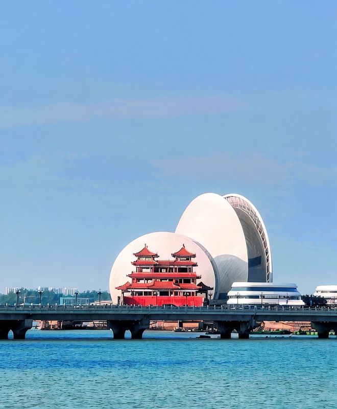 珠海拱北口岸石花西路亚朵S酒店