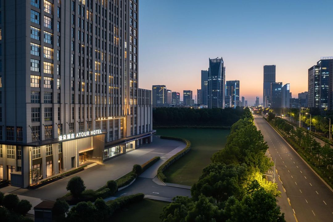 合肥高新银泰百货望江西路亚朵酒店