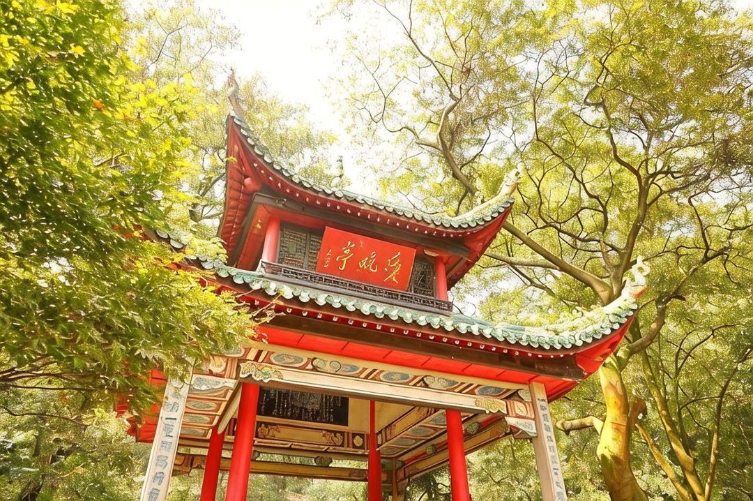 长沙岳麓区梅溪湖西地铁站亚朵酒店