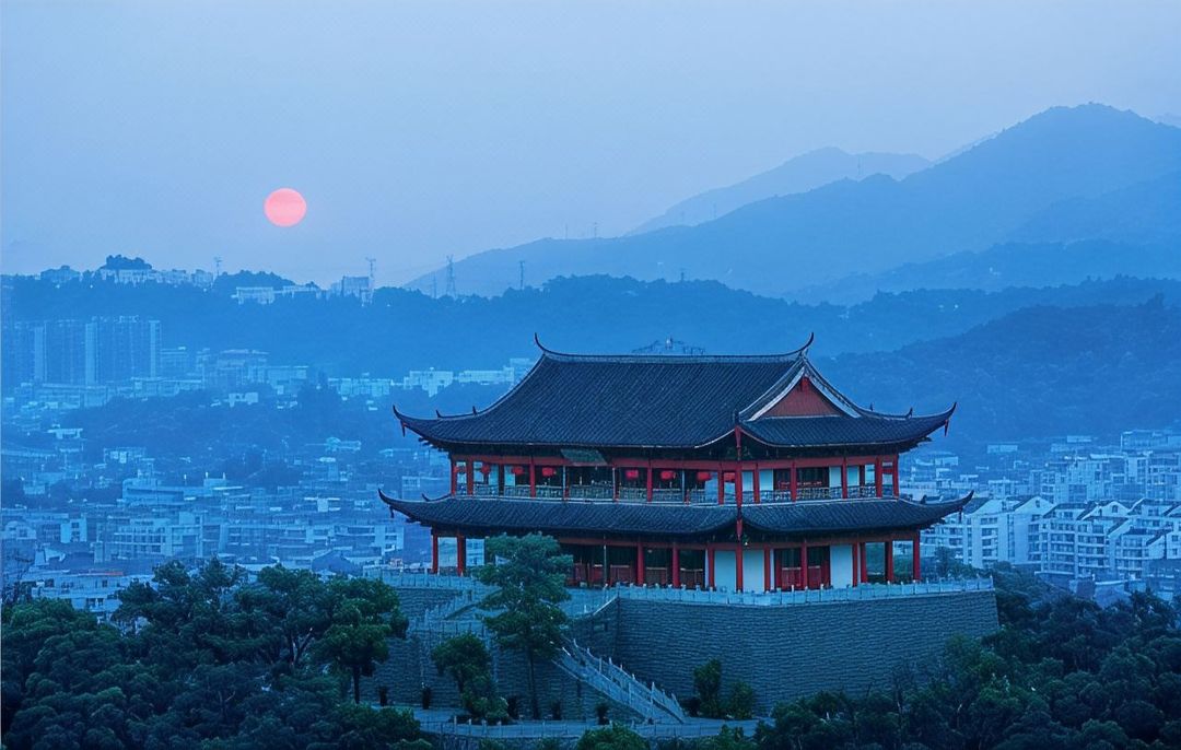 福州火车站地铁站华林路亚朵酒店