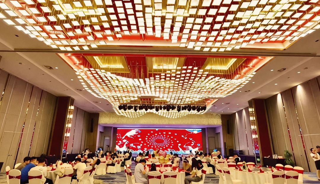 杭州临平悦东湖美仑国际酒店