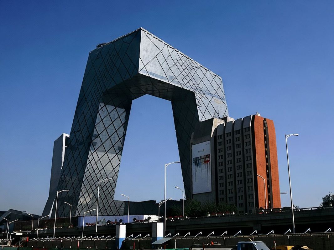云郦酒店(北京国贸CBD朝阳高铁站店)
