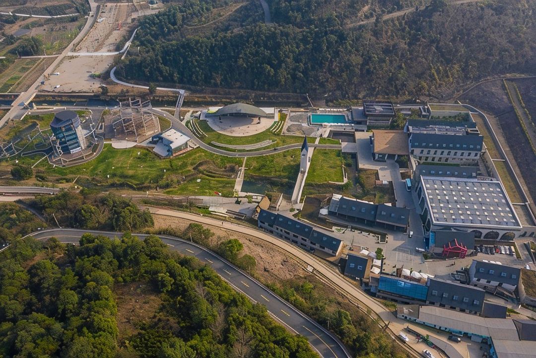 宁波半山伴水渡假村