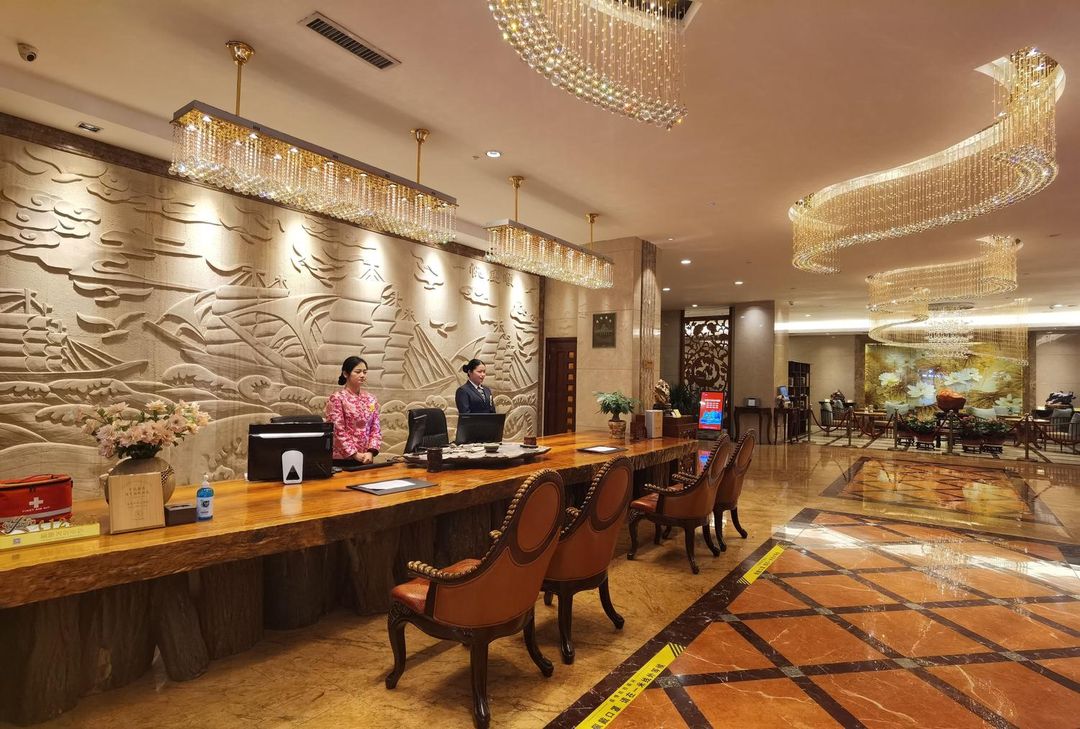华联大酒店(贵阳喷水池地铁站店)