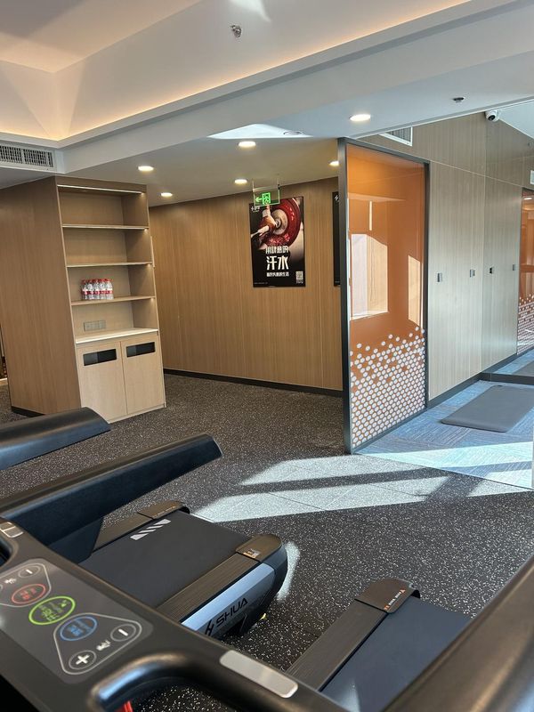 深圳圣德堡酒店(龙岗塘坑地铁站店)