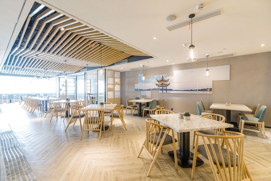 杭州萧山机场瓜沥亚朵酒店