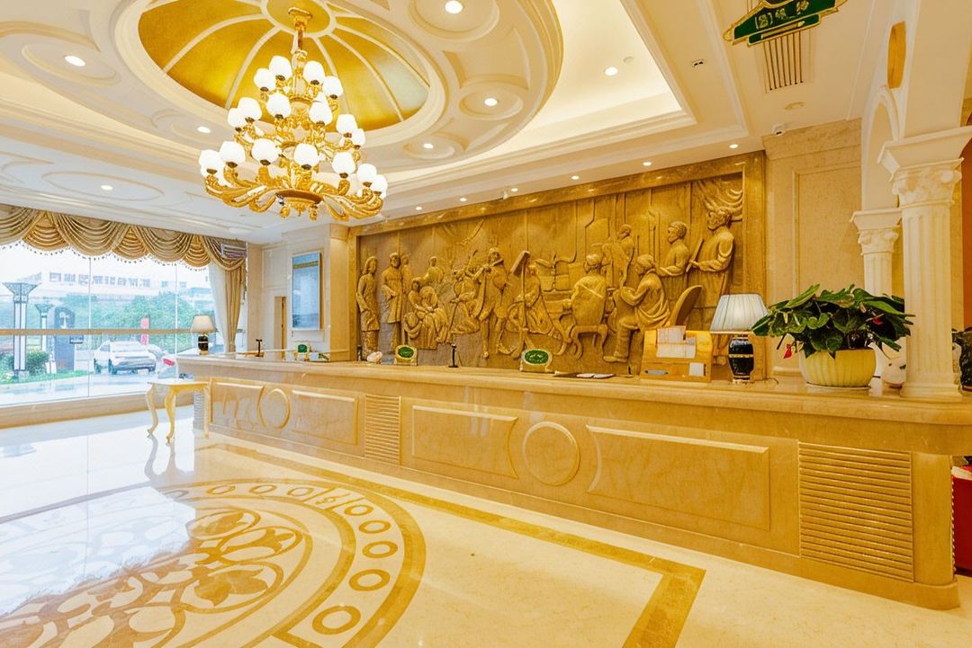 维也纳国际酒店(昆明新螺蛳湾万科魅力之城广卫地铁站店)