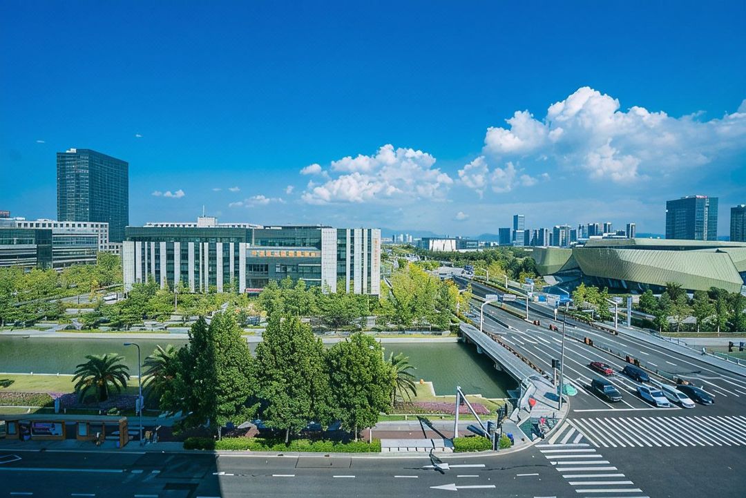 云睿酒店(宁波东部新城国际会展中心店)