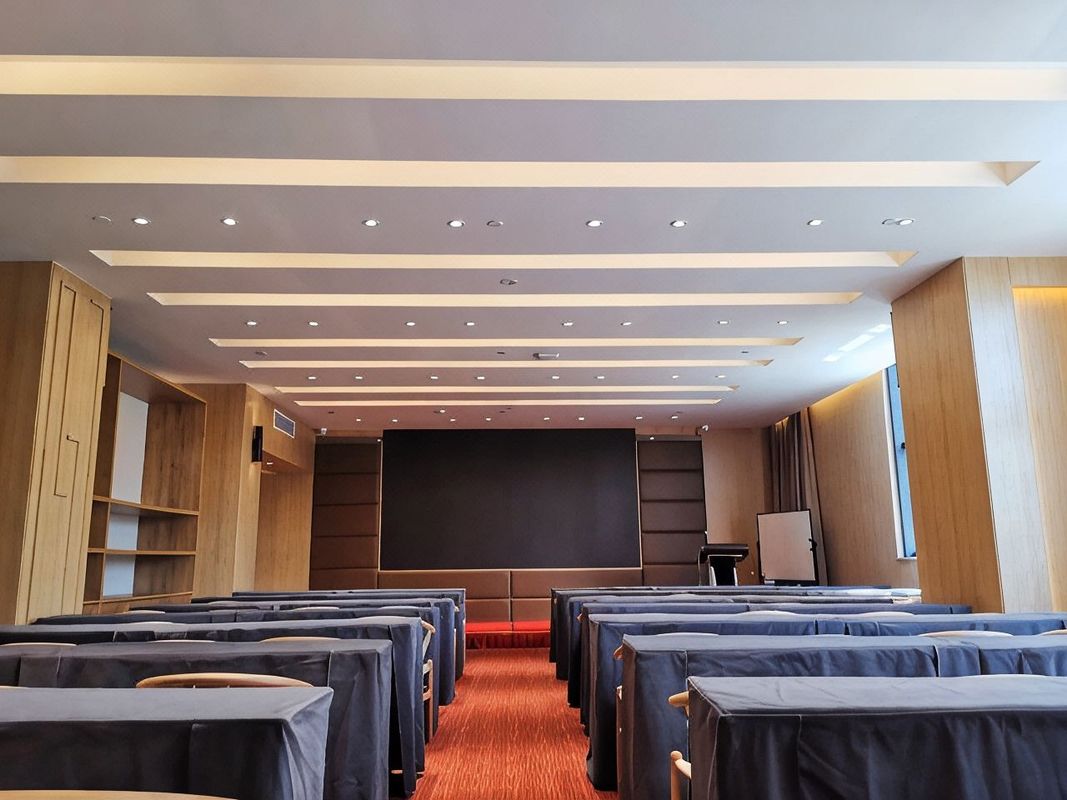 建国璞隐酒店(成都西站中坝地铁站店)