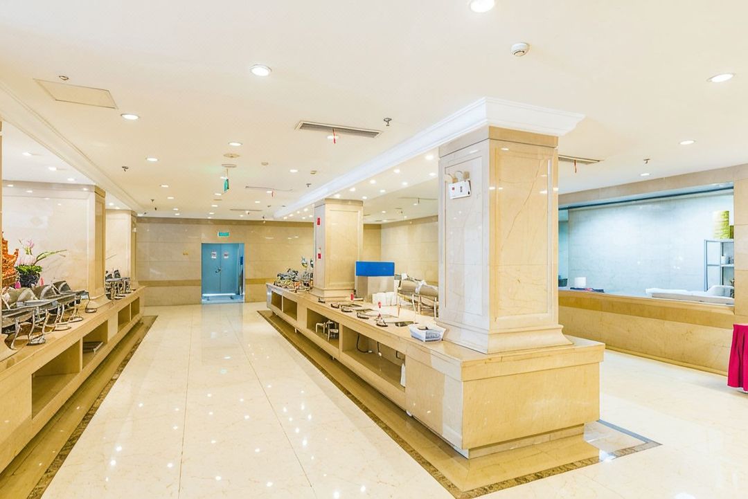 南京华江饭店(玄武湖青春广场地铁站店)