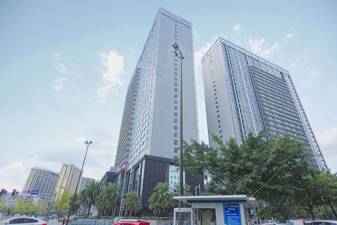 昇华台大酒店(成都欢乐谷店)