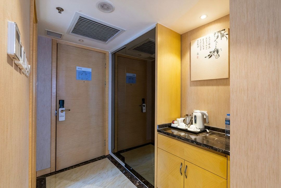 艺龙万国酒店(天津中北镇店)