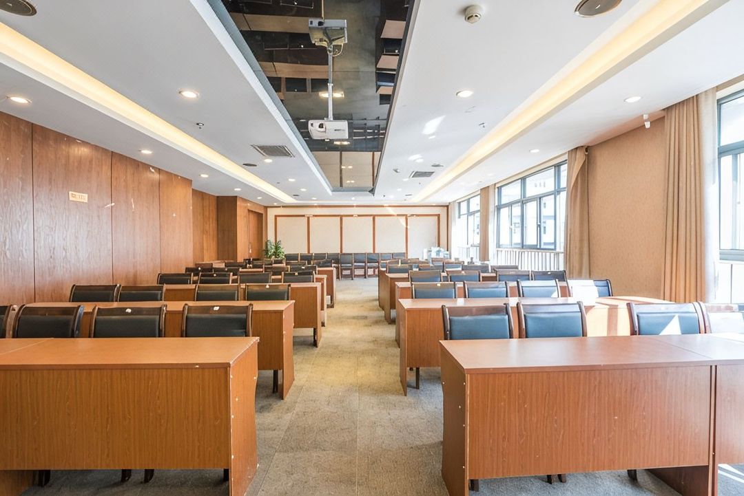 昆明铭春花园温泉度假酒店(昆明学院富康城购物中心店)