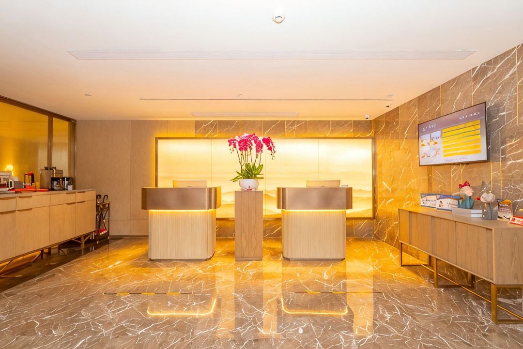 丽顿华居酒店(武汉黄鹤楼彭刘杨地铁站店)