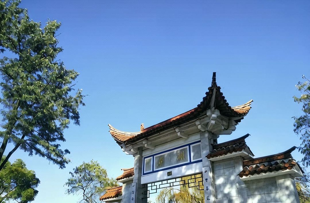 昆明老街五一路亚朵X酒店