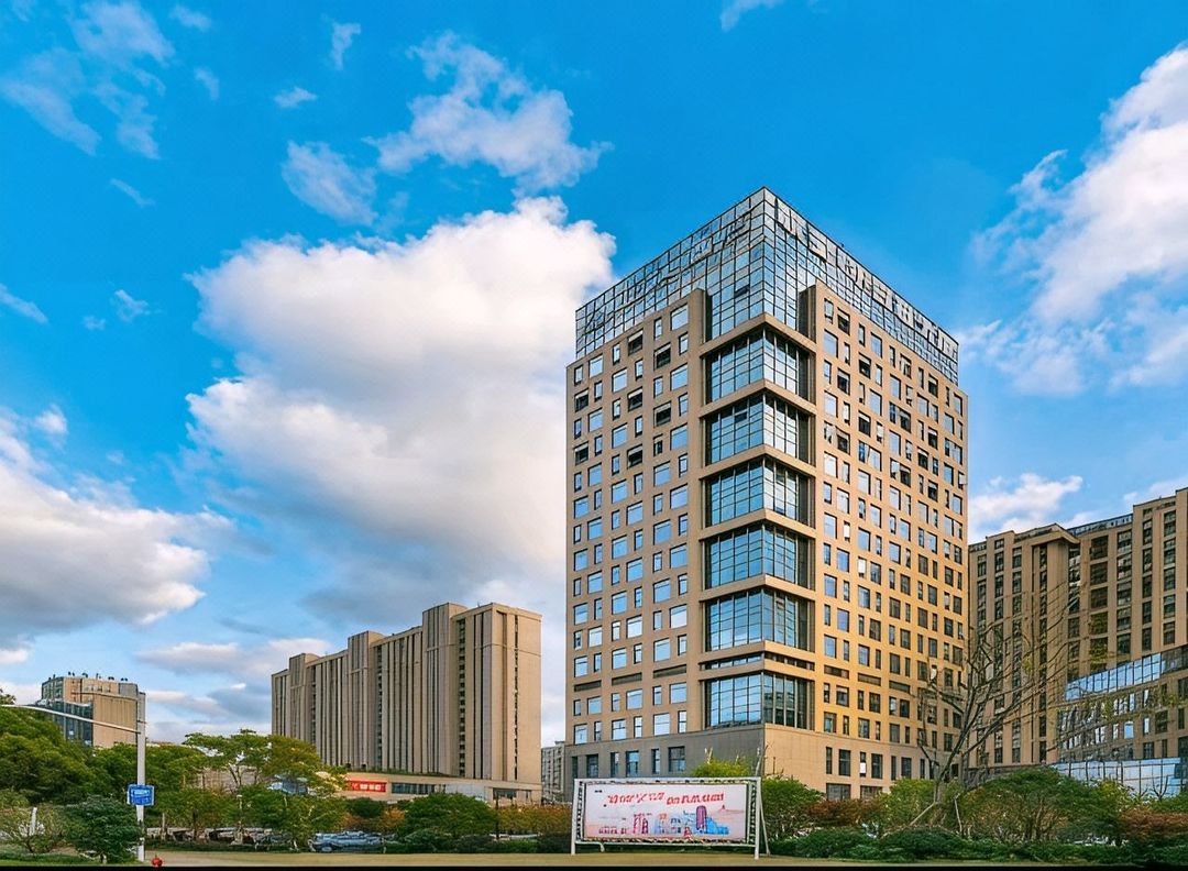 宁波高新区江南路亚朵酒店