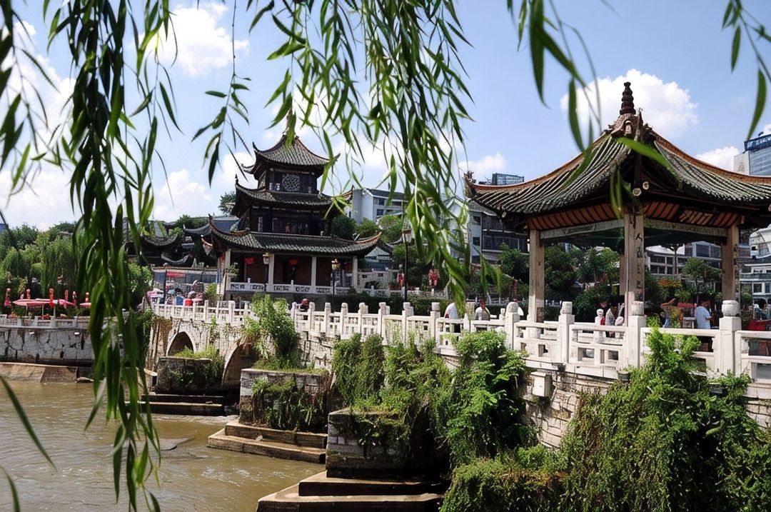 贵阳喷水池桔子水晶酒店