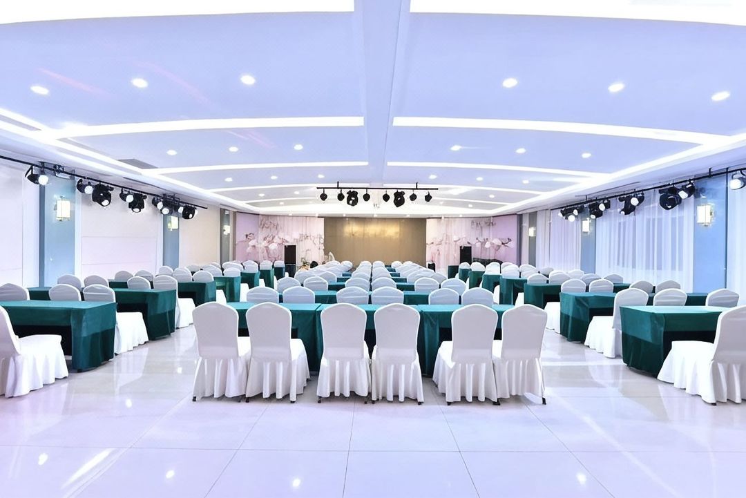 秦皇岛南戴河仙螺岛林海道亚朵酒店