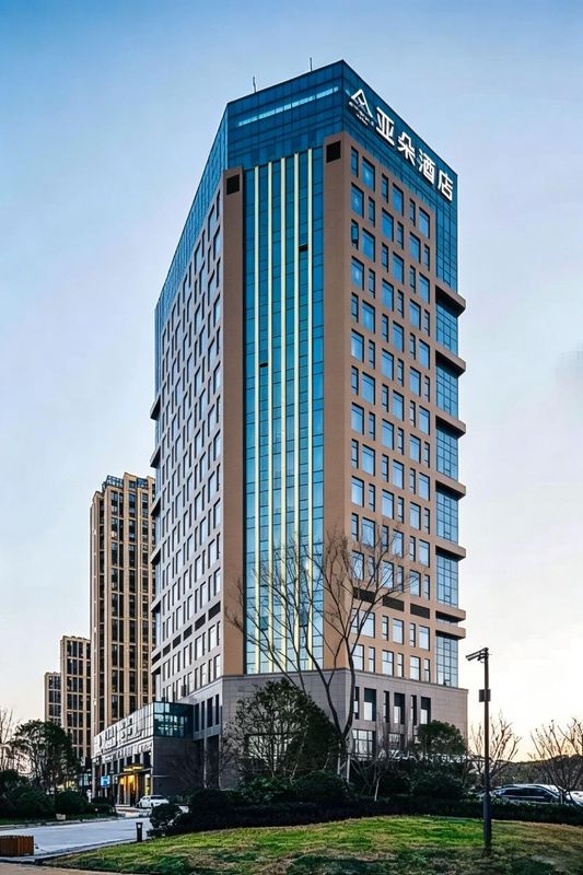 宁波高新区江南路亚朵酒店