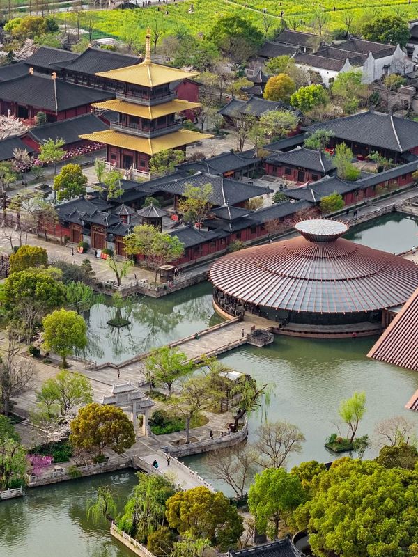 枕畔&middot;华廷|未来智能&middot;S睡眠星球设计师观景酒店(上海松江站店)