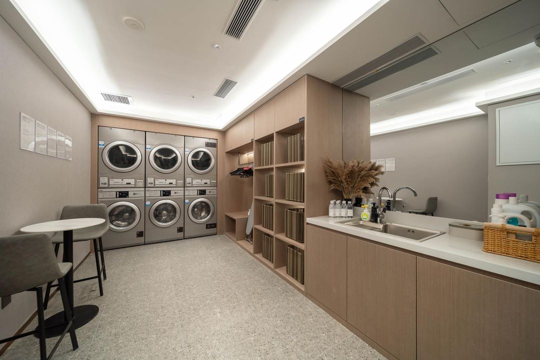 哈尔滨群力丁香公园地铁站亚朵酒店