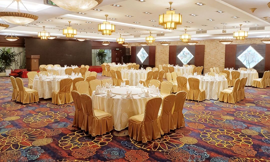 重庆南方君临酒店(奥体中心陈家坪地铁站店)
