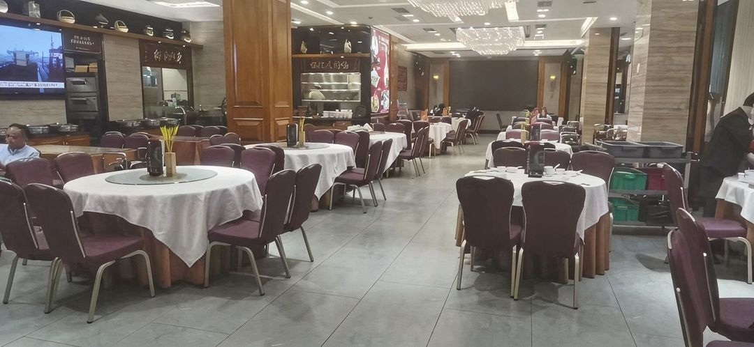 深圳皇朝印象酒店(龙岗中心大运新城店)