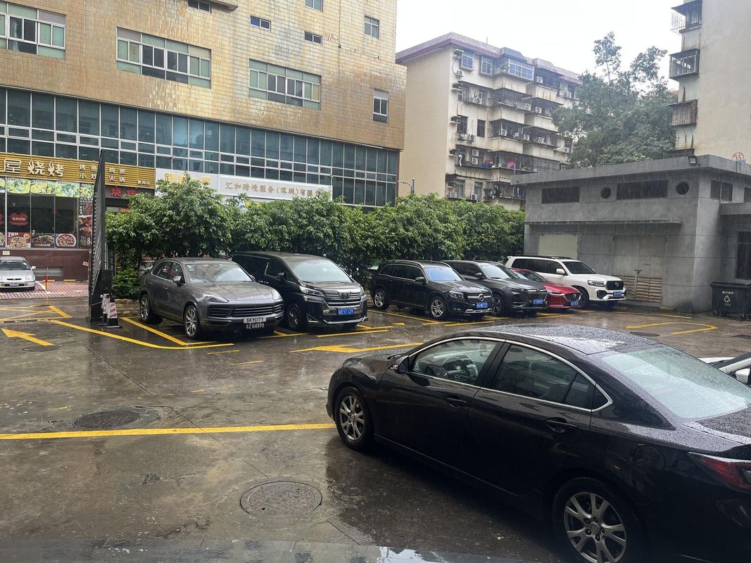深圳福田皇岗口岸秋果酒店