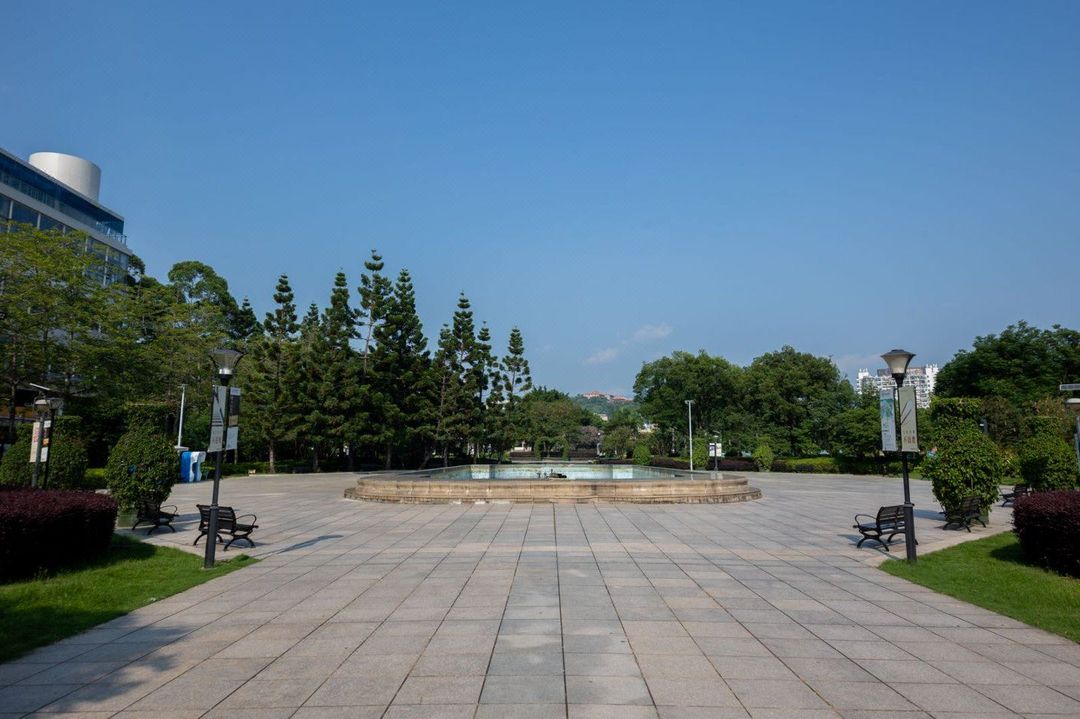 福州五四路温泉公园亚朵酒店