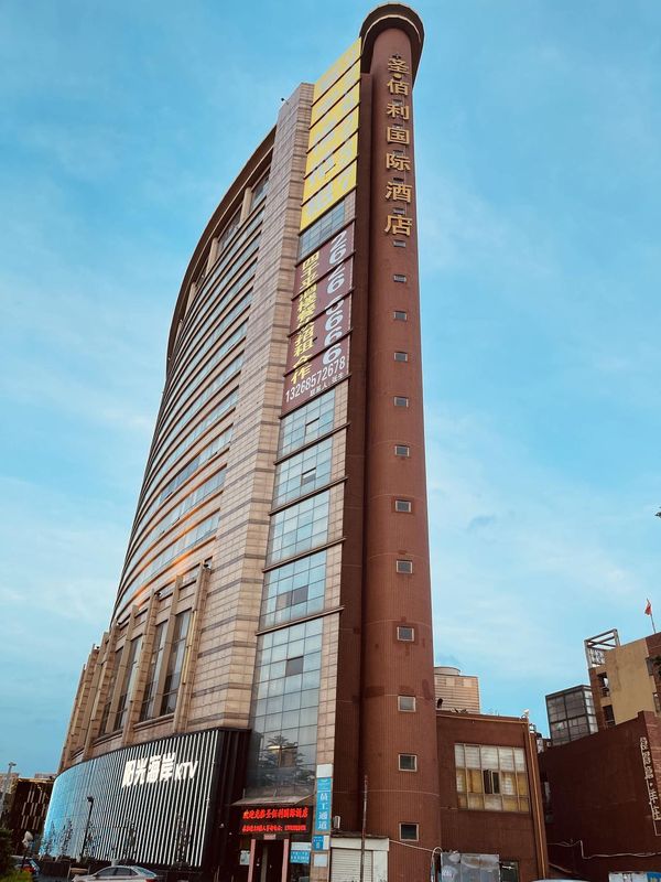 东莞圣佰利国际酒店(万江曲海地铁站店)