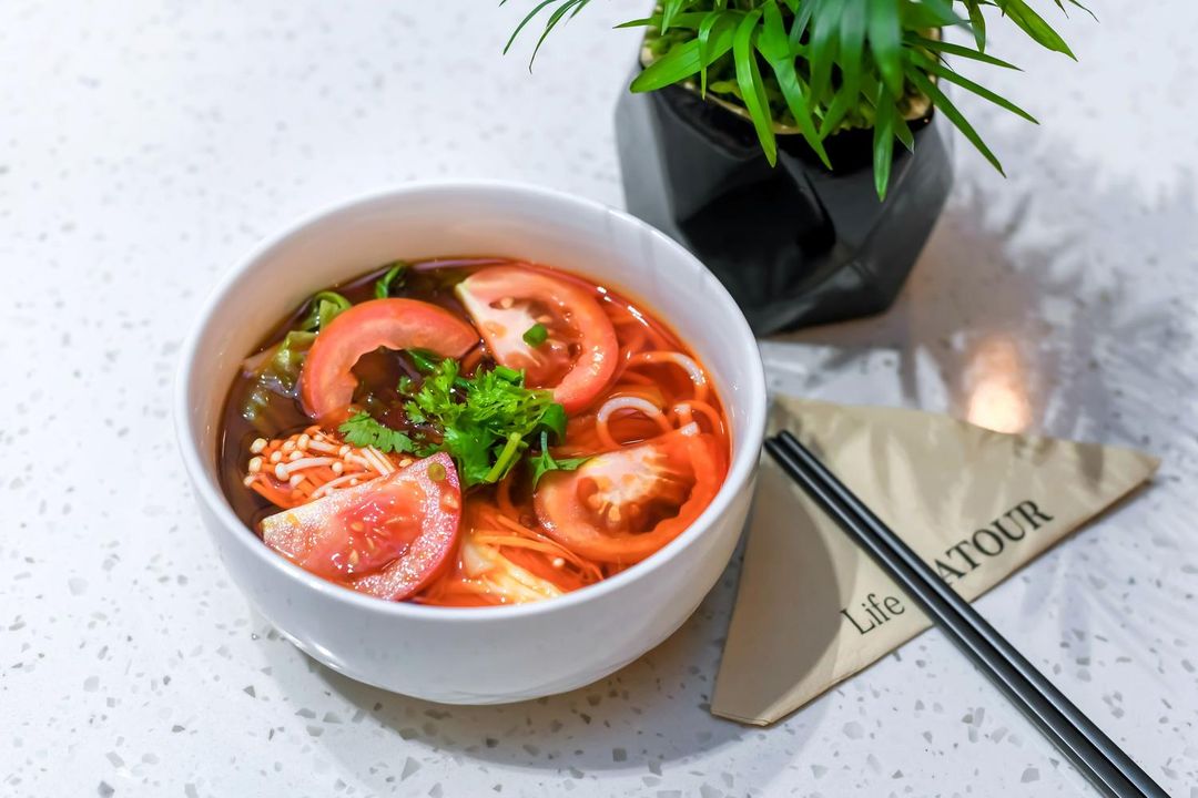 贵阳未来方舟南明河亚朵酒店