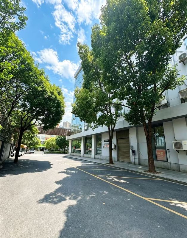 柏纳酒店(昆明新西部客运站地铁站店)