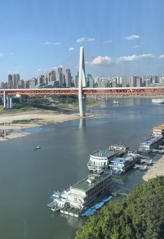 重庆解放碑洪崖洞江景亚朵S酒店