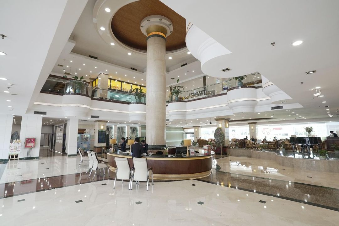 昆明金泉大酒店(南屏步行街交三桥地铁站店)