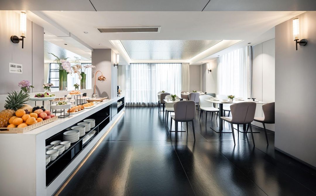 MET NIGHT HOTEL美奈酒店(贵阳北站国际会展中心店)