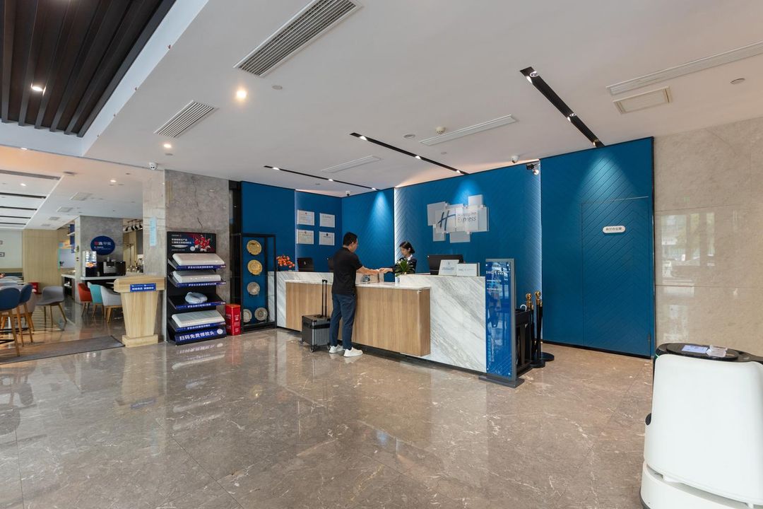 长沙智选假日酒店(省政府地铁站德思勤店)