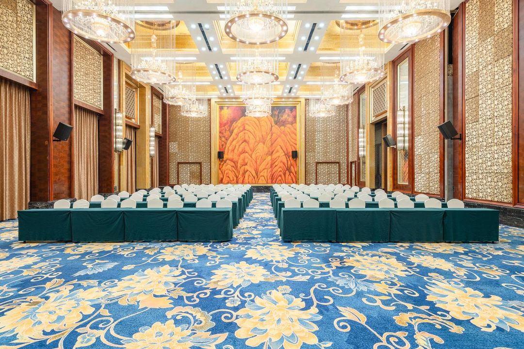 云阳两江假日丽呈华廷酒店