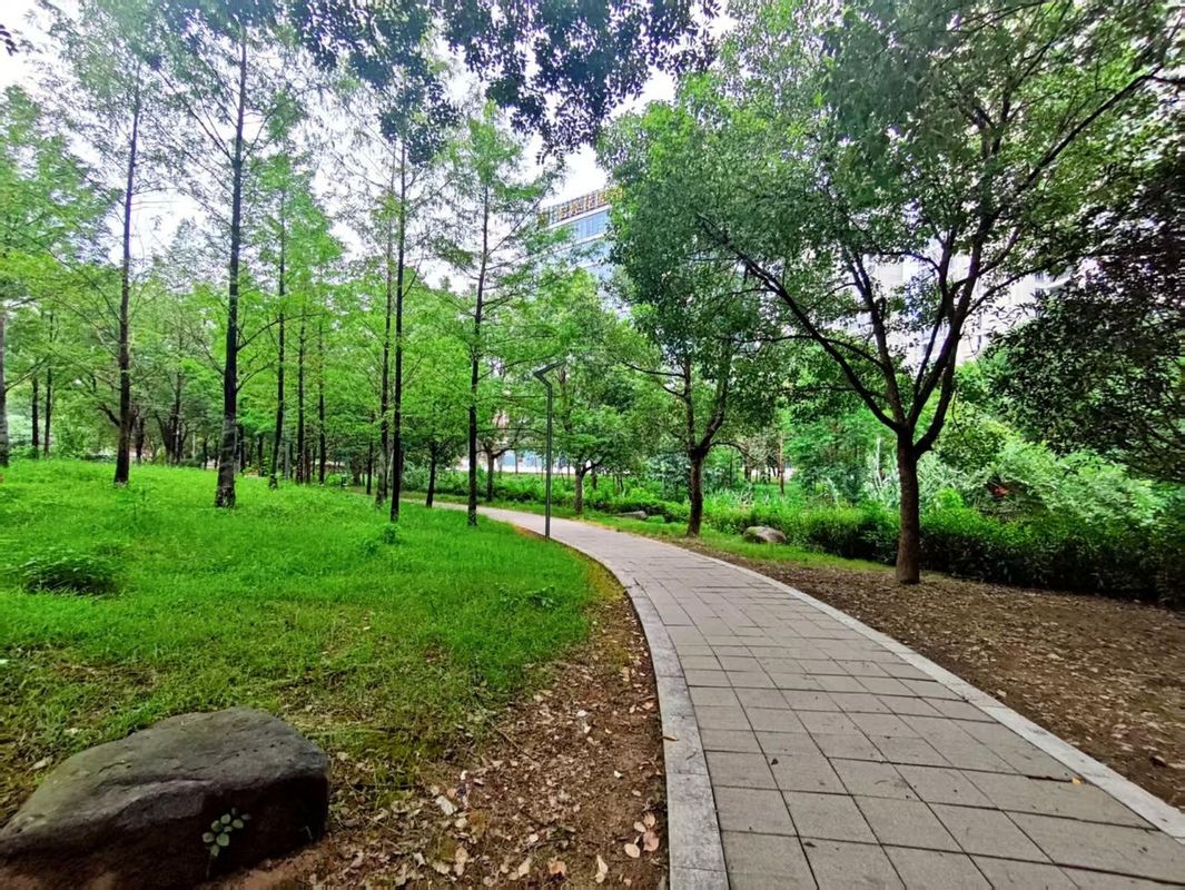 宏亮花园酒店 (福州闽侯大学城店)