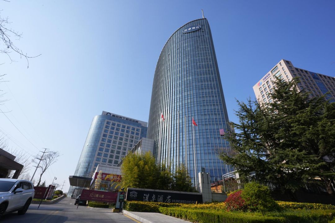 青岛汉卓酒店(石老人海水浴场国信体育中心店)